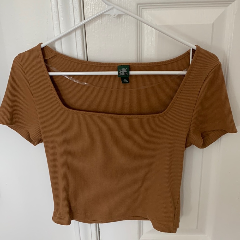 Athletic crop tee